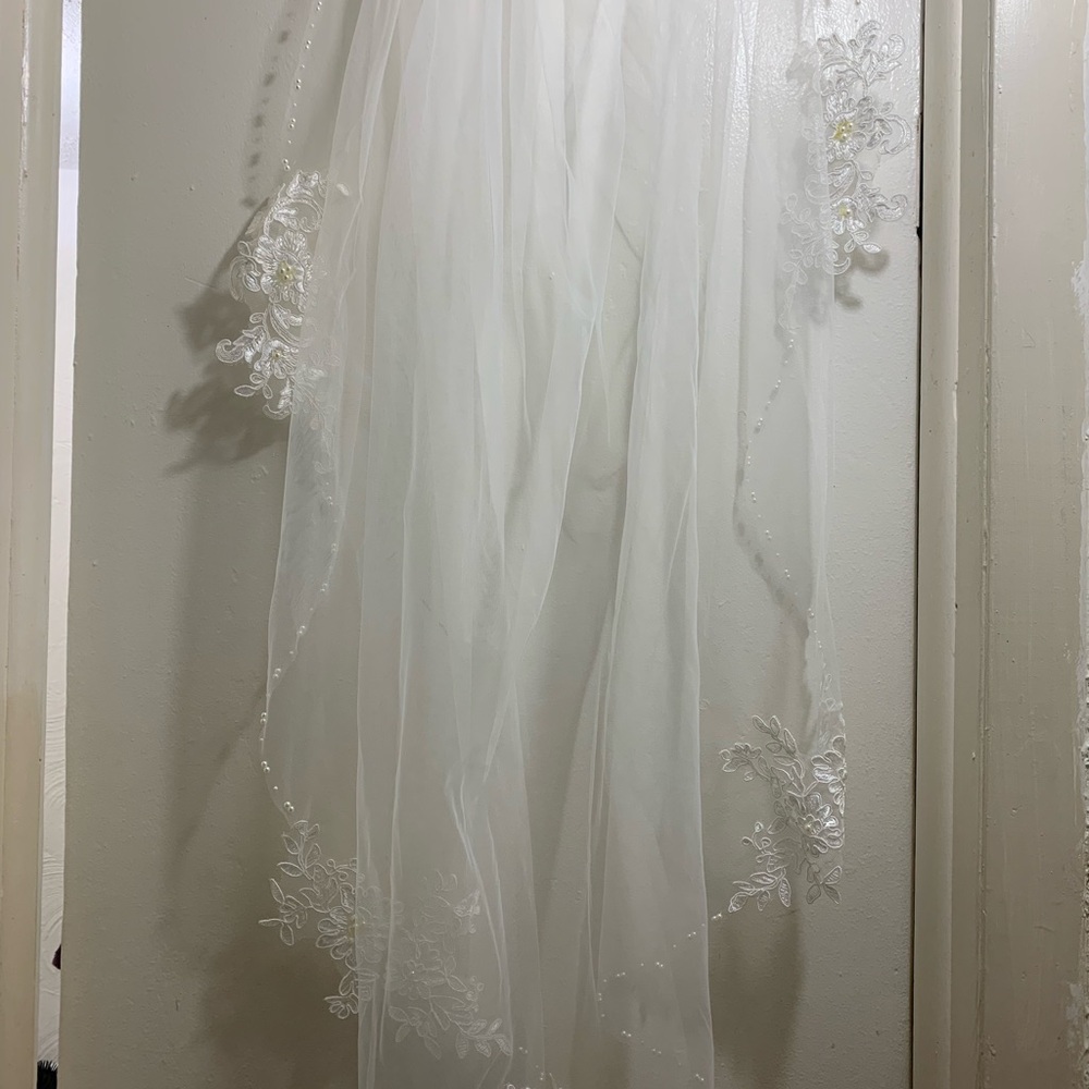 Fingertip Length Bridal Veil with Pearls and Lace